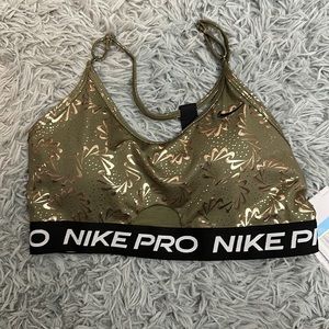 NIKE PRO SPORTS BRA • SIZE M • Padded